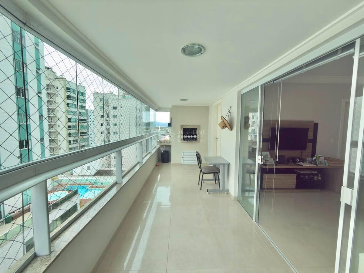 Apartamento a Venda - 3 dormitórios (1 suíte + 2 ) - 2 vagas de garagem individuais - Sacada com Churrasqueira - 104 m2 privativos- Balneario Camboriú - Centro - Apartamento em Centro, Balneário Camboriú - à venda - IMOBILIÁRIA GUILHERME LTDA