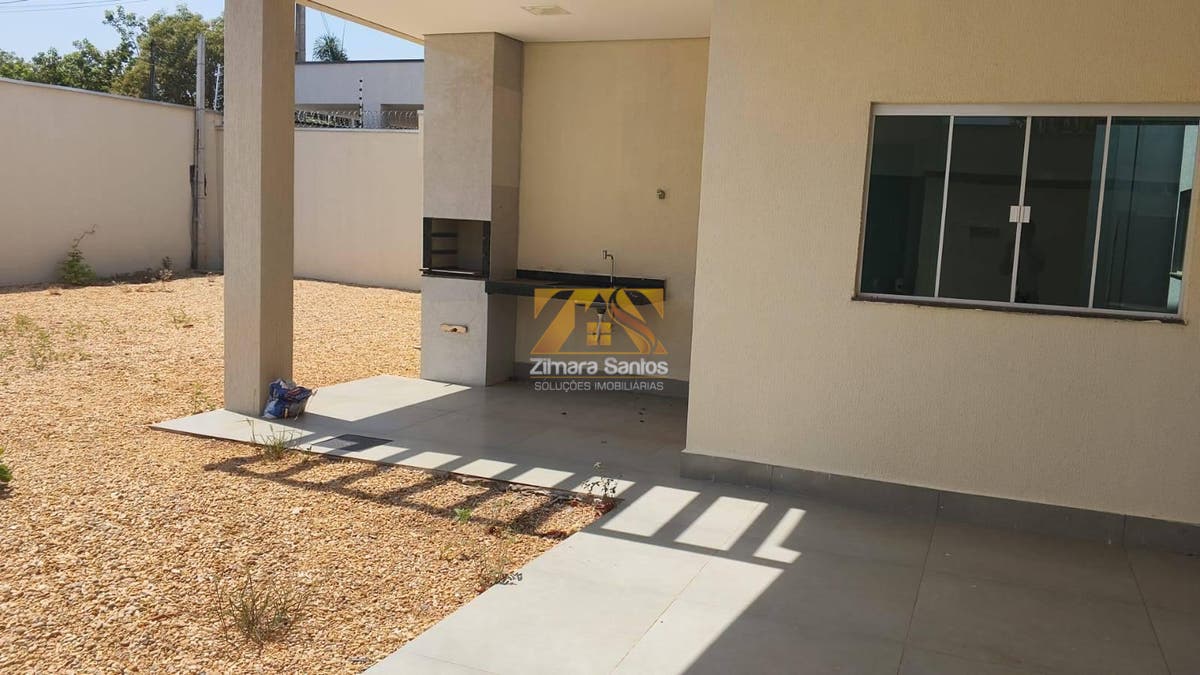 Casa, 3 quartos, 220 m² - Foto 1