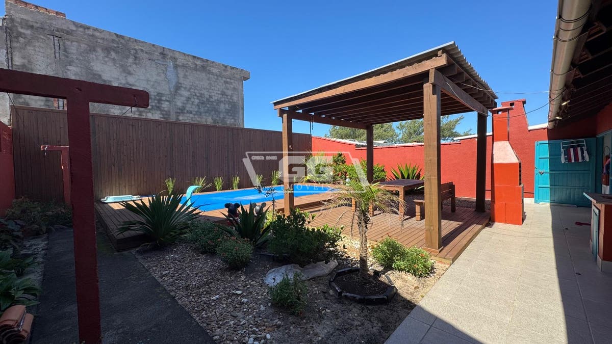 Casa com Piscina em Cidreira-Rs - Casa em Centro, Cidreira - à venda - GG IMOVEIS LTDA