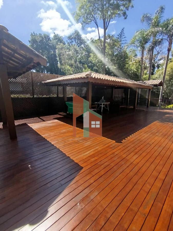 Casa de Condomínio de 3 quartos, 500m² | Eu Corretor