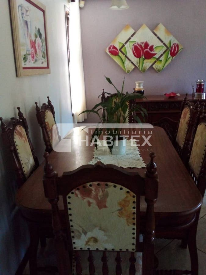 Casa, 3 quartos, 219 m² - Foto 4