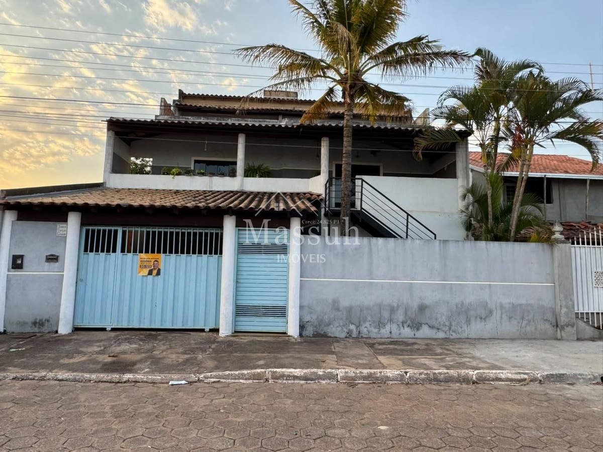 CASA ESPAÇOSA E REFORMADA DE 220M² COM 3 QUARTOS (1 SUÍTE), QUINTAL E CHURRASQUEIRA EM CONDOMÍNIO FECHADO COM SEGURANÇA 24H - Casa em Sobradinho, Sobradinho - à venda - Massuh Imóveis