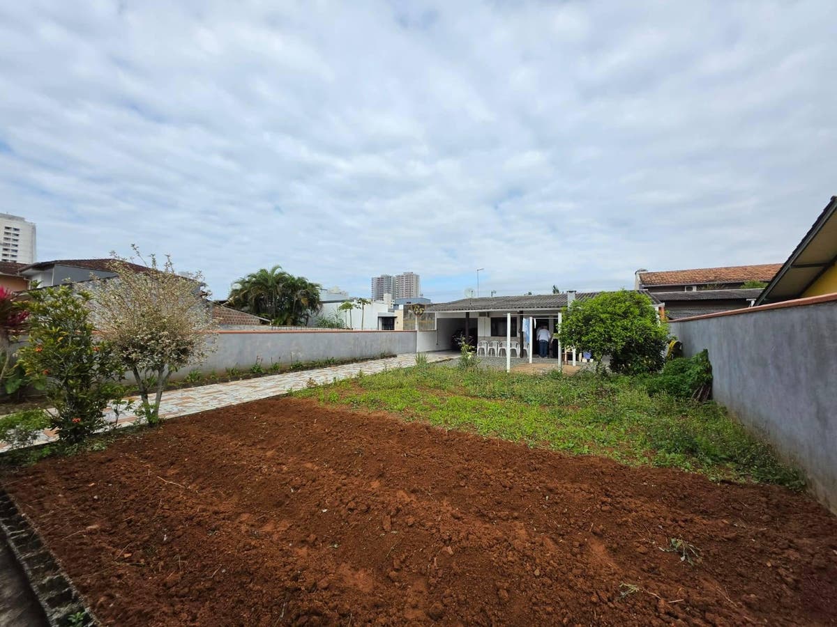 Terreno Comercial a venda em Balneário Piçarras - Lote/Terreno em Itacolomi, Balneário Piçarras - à venda - RS Soluções Imobiliárias