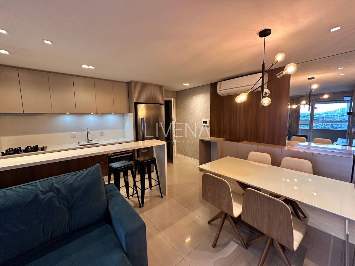APARTAMENTO COM 01 SUITE + 01 DORMITORIO - MOBILIADO E DECORADO - Apartamento em São João, Itajaí - para locação - Livena Imóveis