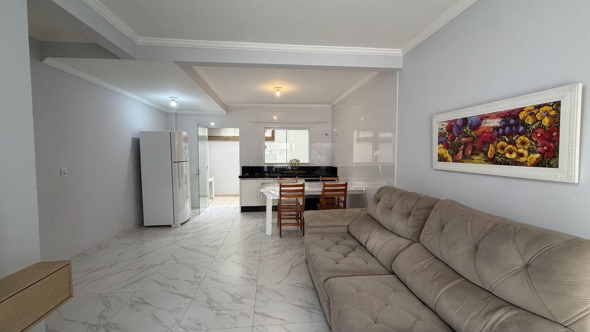 Sobrado 2 dormitórios mobiliado - Casa em Itacolomi, Balneário Piçarras - à venda - RS Soluções Imobiliárias