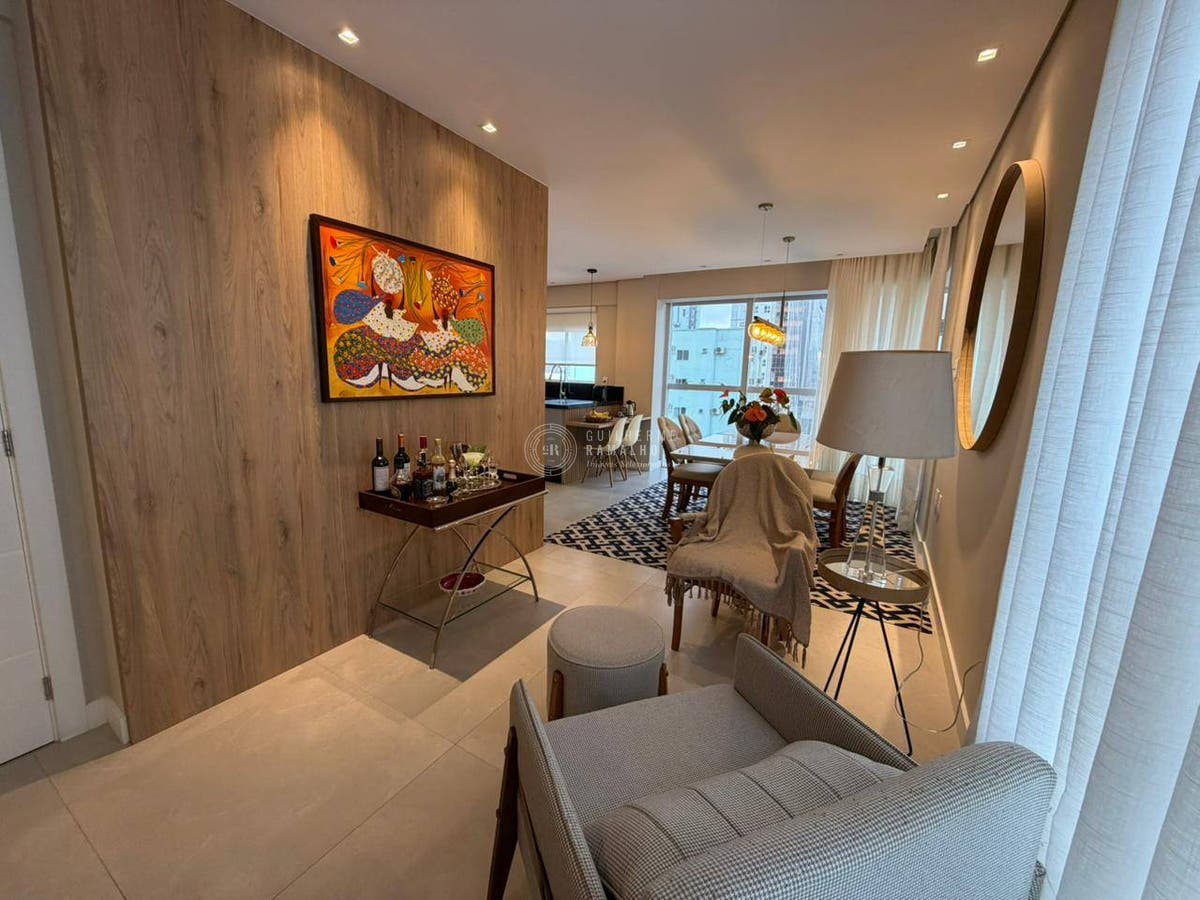 Apartamento a Venda em Balneário Camboriú - 2 suítes - 93m2 Privativos - Mobiliado - 02 vagas de Garagem - R$1.890.000,00 - Apartamento em Centro, Balneário Camboriú - à venda - IMOBILIÁRIA GUILHERME LTDA