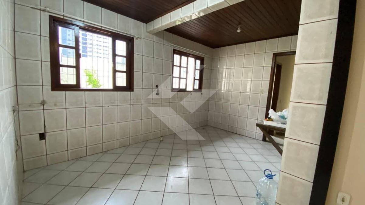 Casa, 2 quartos, 370 m² - Foto 8