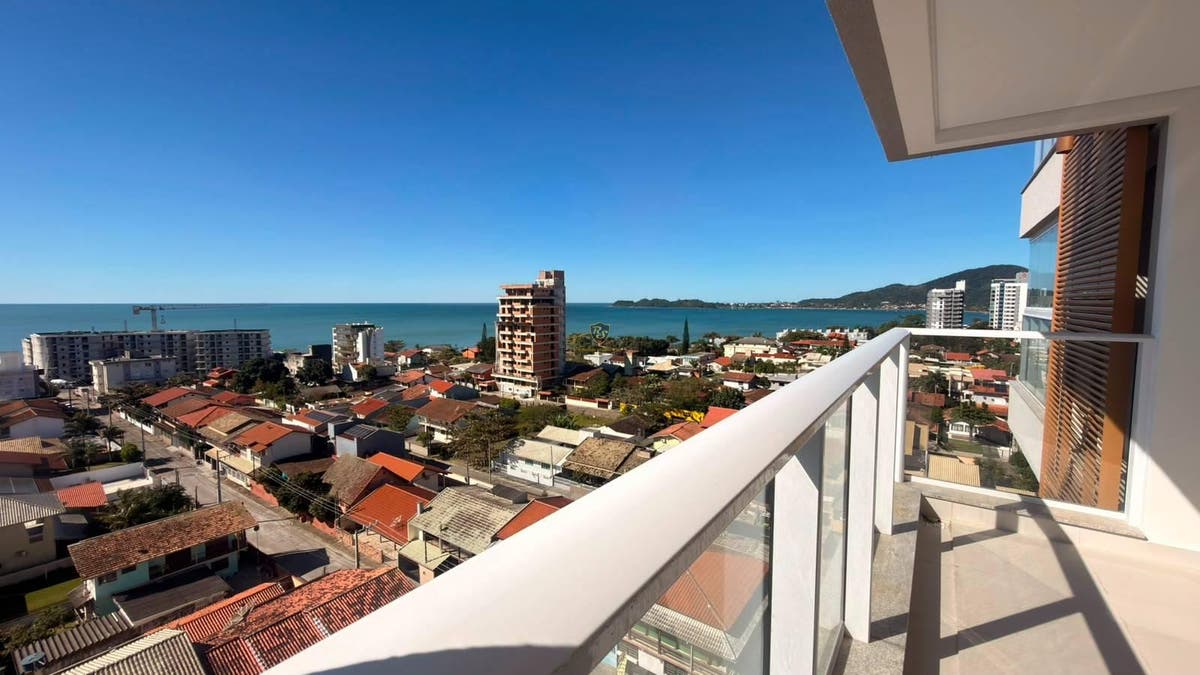 Bersi Home Club com 3 dormitórios e uma vista panorâmica - Apartamento em Centro, Penha - à venda - RS Soluções Imobiliárias