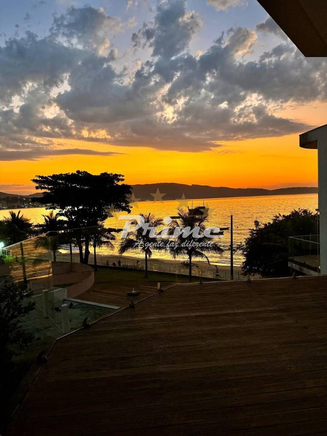 Casa, 4 quartos, 240 m² - Foto 1