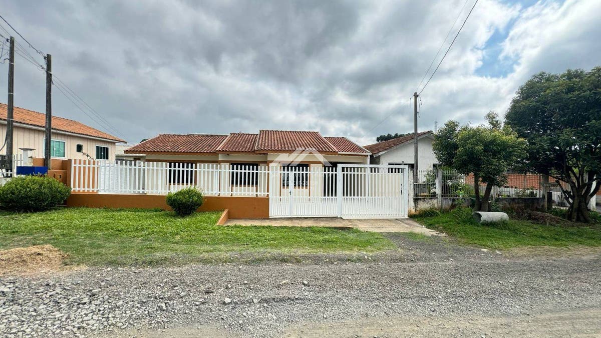 Casa à Venda - Casa em Palmeirinha, São Mateus do Sul - à venda - Salvielli Cordeiro Corretora de Imóveis