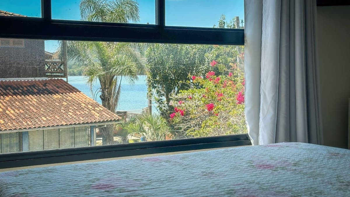 Praia da Camboa - Casa em Camboa, Governador Celso Ramos - para temporada - Quinta do Arvoredo Imóveis