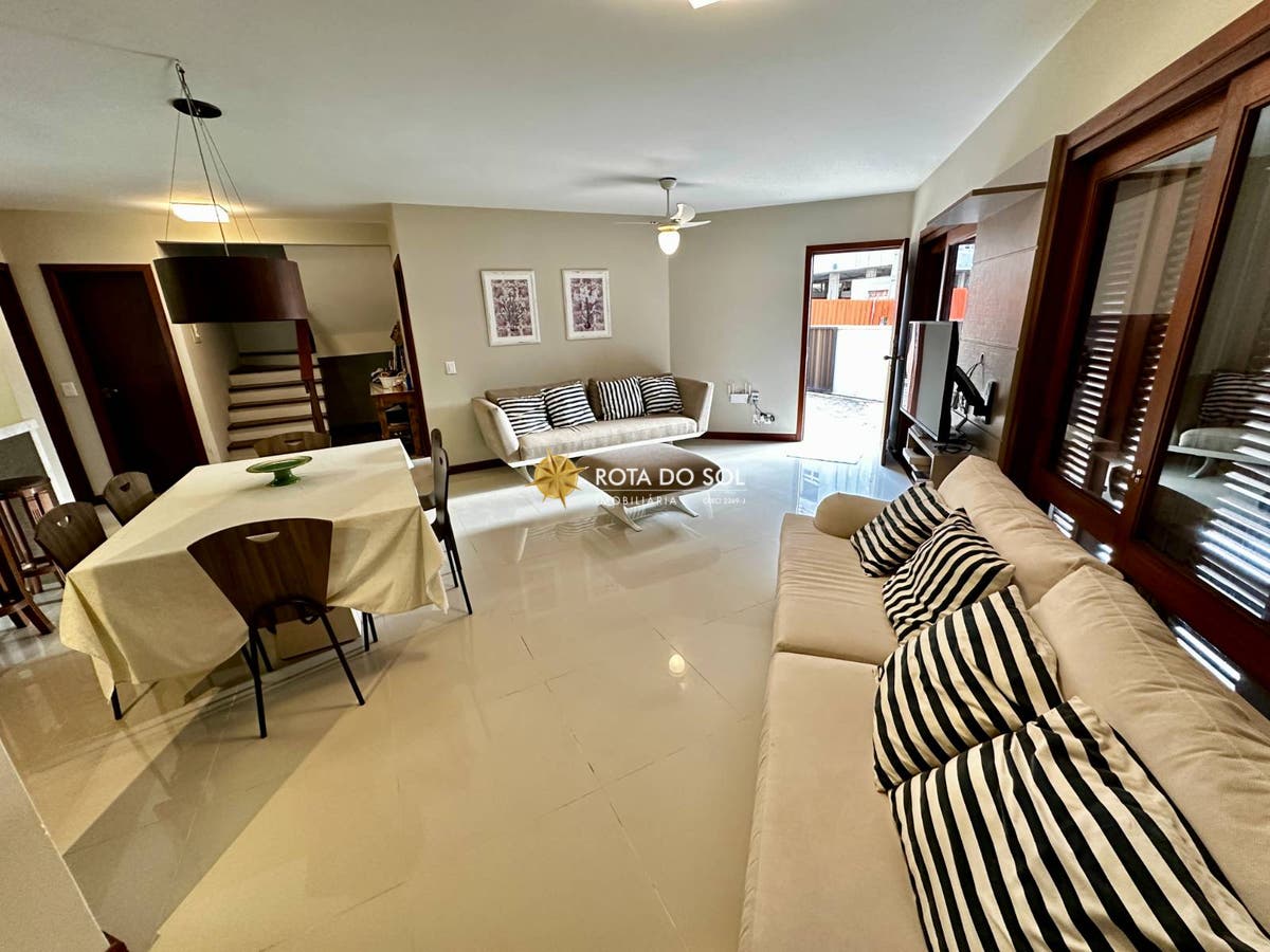 Casa de praia à venda quadra mar à venda Praia Centro Bombinhas SC - 7