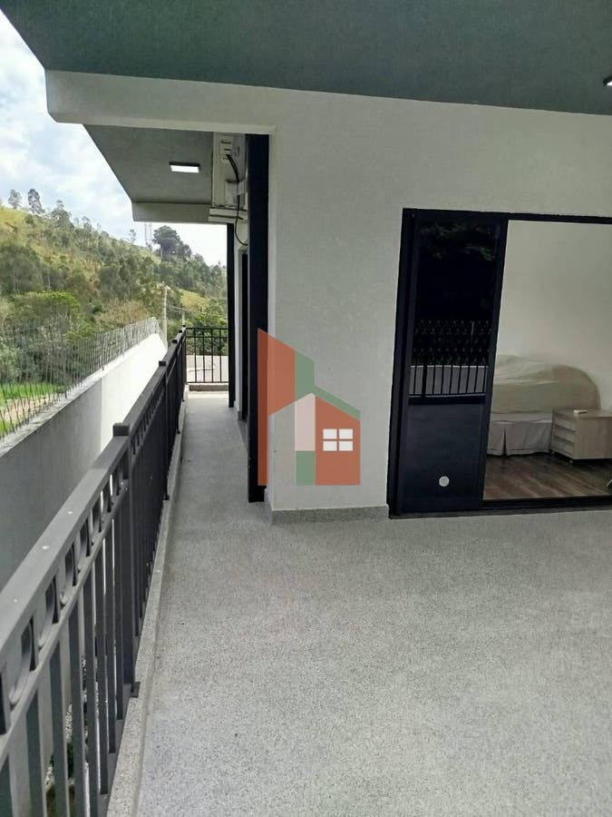 Casa de 3 quartos, 234m² | Eu Corretor