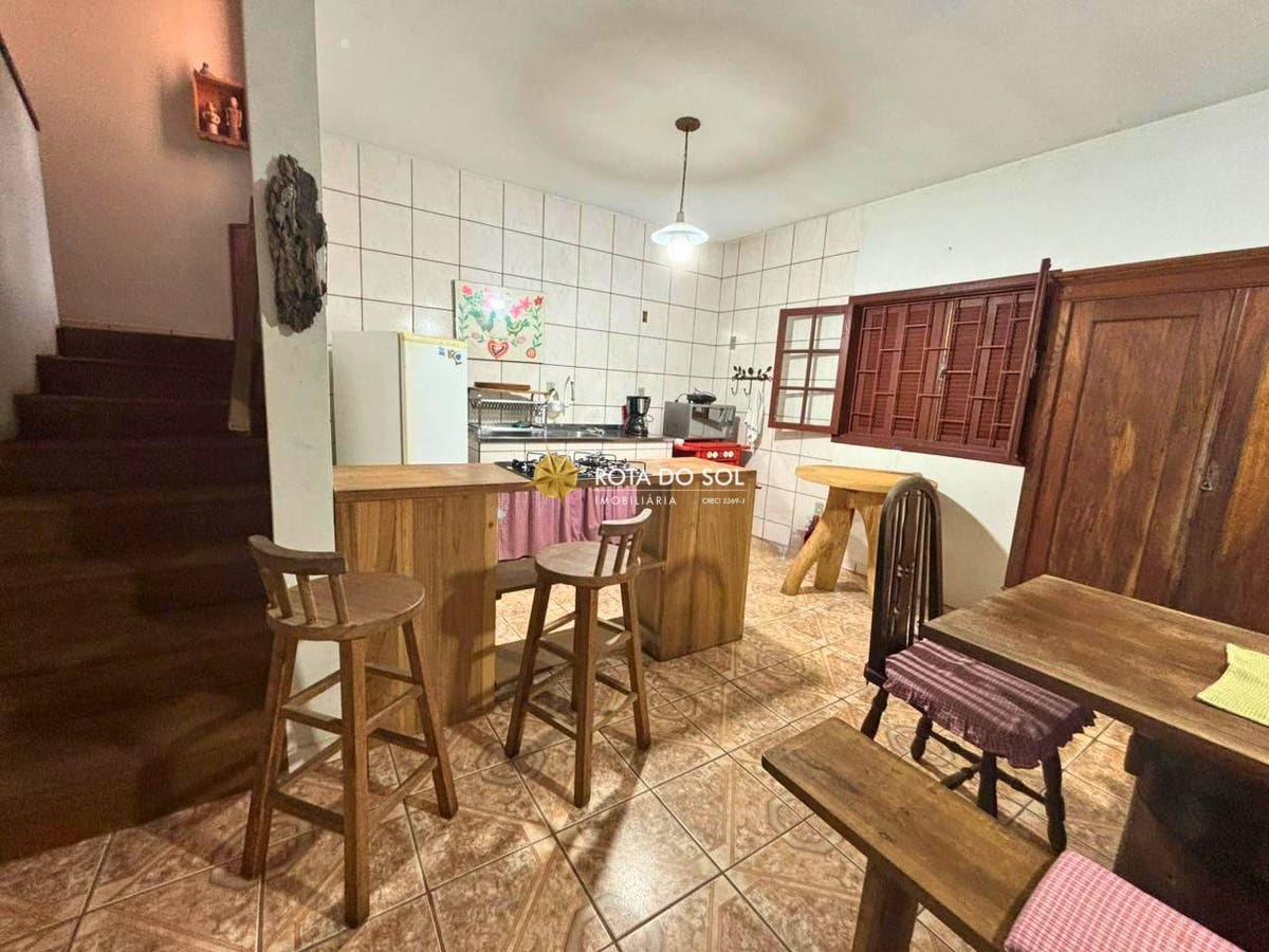 Casa 4 Dormitórios Praia Bombas Bombinhas SC - 9