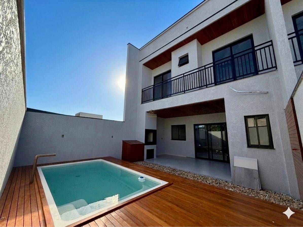 Sobrado com acabamentos de alto padrão - Casa em Itajuba, Barra Velha - à venda - RS Soluções Imobiliárias