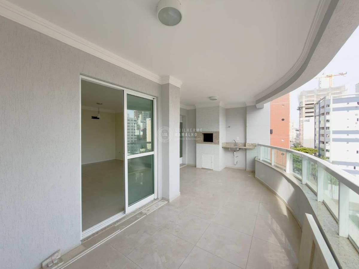 Apartamento a venda com 2 suítes, Sacada com Churrasqueira e 2 Vagas de Garagem, no centro de Balneário Camboriú/SC - Apartamento em Centro, Balneário Camboriú - à venda - IMOBILIÁRIA GUILHERME LTDA