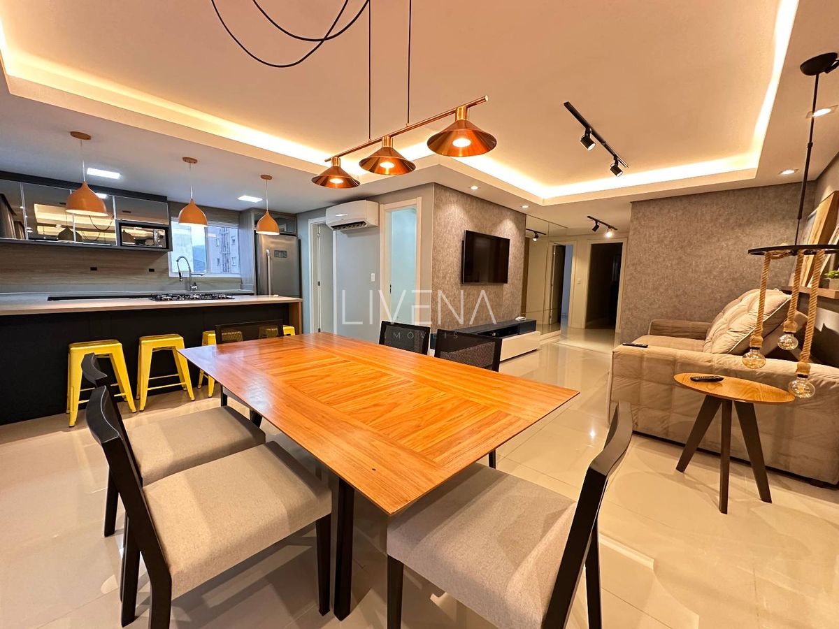 APARTAMENTO COM 03 QUARTOS - CENTRO DE BALNEÁRIO - Apartamento em Centro, Balneário Camboriú - para locação - Livena Imóveis