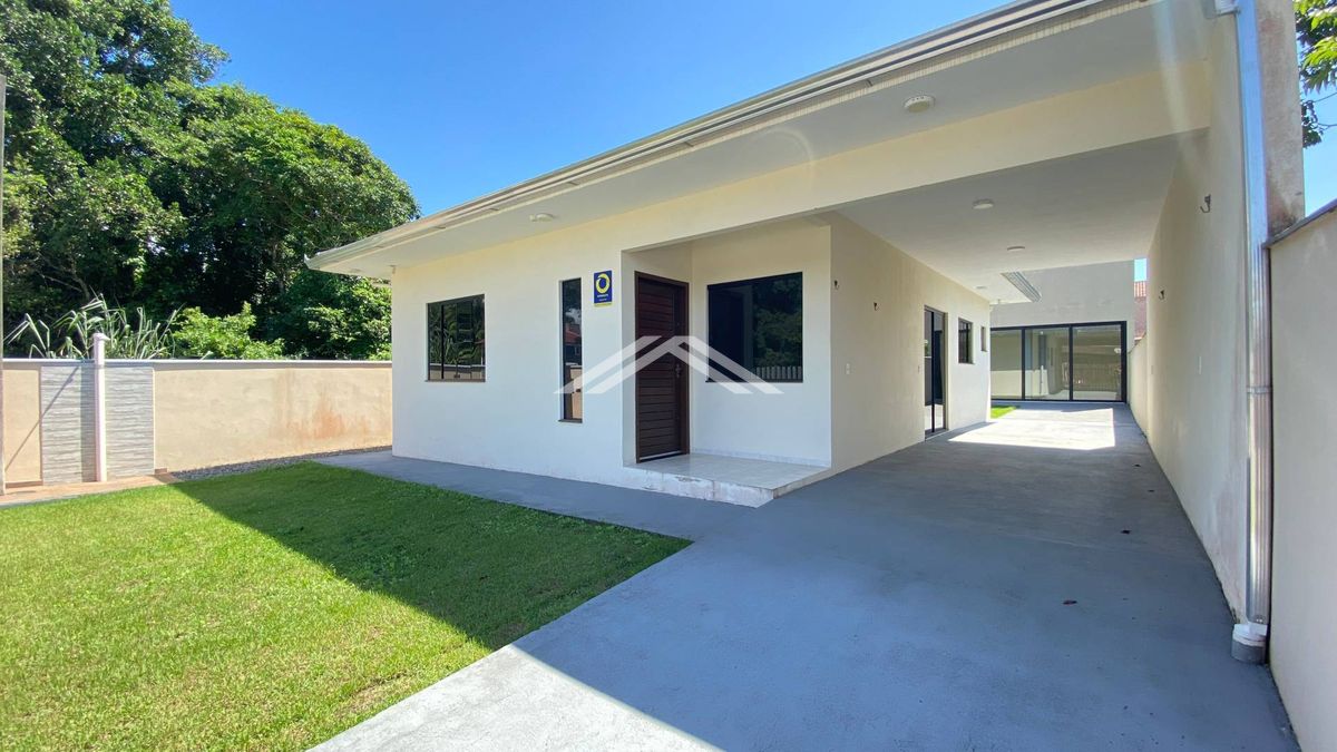 Casa Semi-Mobiliada com 3 Dormitórios, Piscina e Salão de Festas a 300 m da Praia - Itapoá Santa Catarina - Casa em Cambiju, Itapoá - à venda - Imobiliária Sperandio