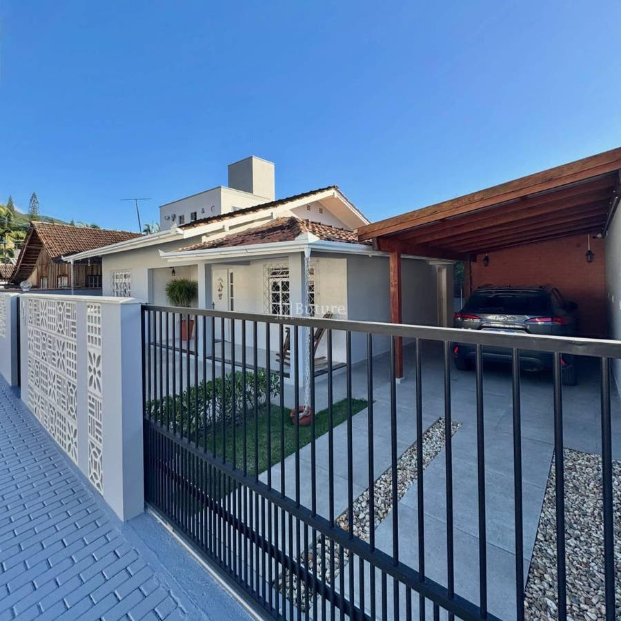 CASA EM CAMBORIÚ COM 3 DORMITÓRIOS E ÁREA EXTERNA - Casa em Cedro, Camboriú - à venda - BUTURE NEGOCIOS IMOBILIARIOS LTDA