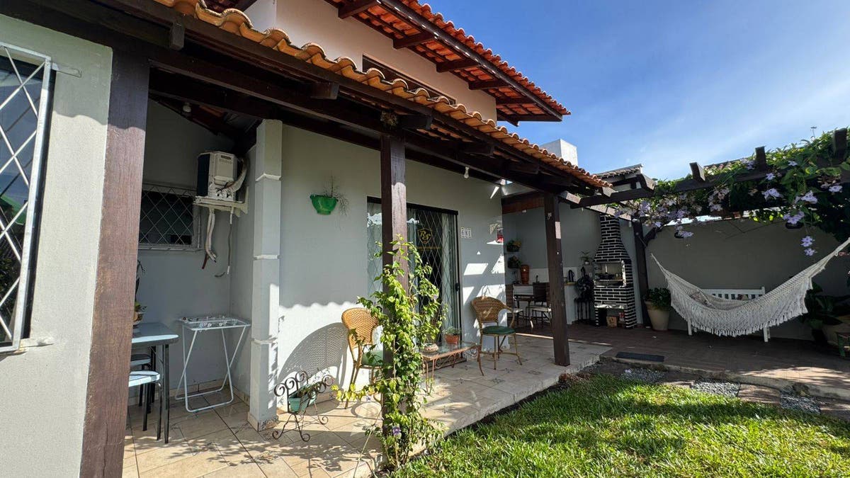 Casa Super Bem Localizada com Espaço de Terreno - Casa em Itacolomi, Balneário Piçarras - à venda - RS Soluções Imobiliárias