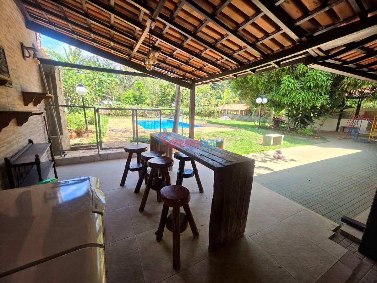Casa, 3 quartos, 220 m² - Foto 1