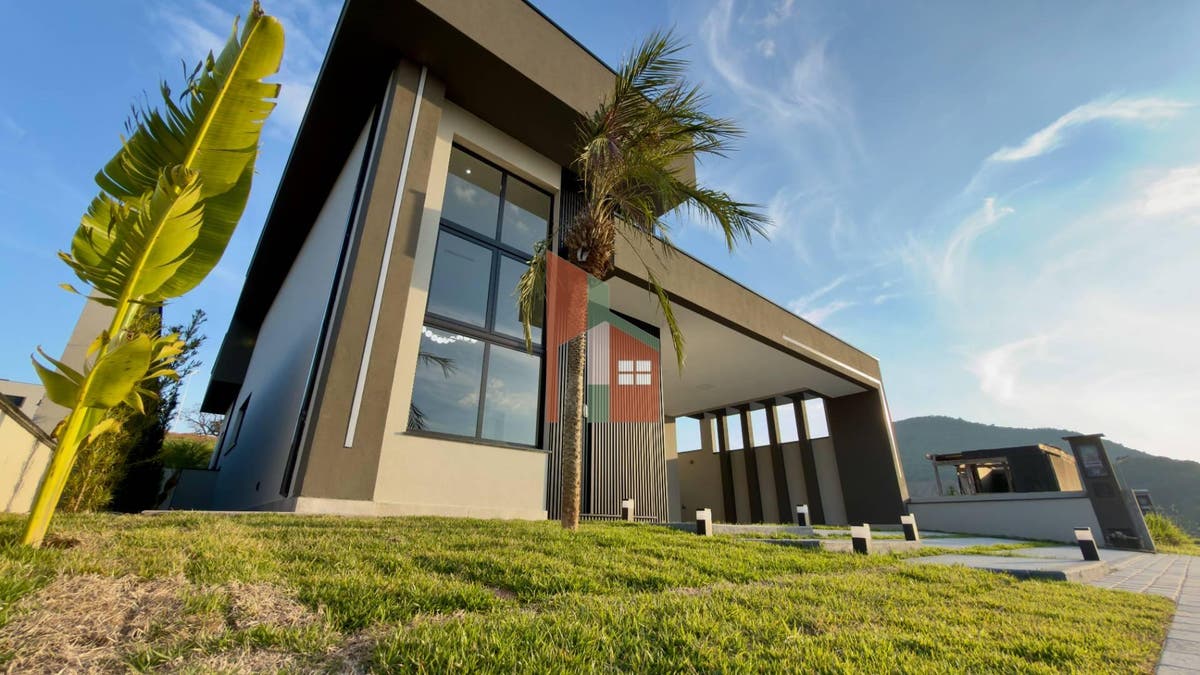 Casa de Condomínio de 3 quartos, 162m² | Eu Corretor