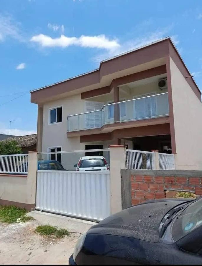 SOBRADO CENTRO DE ITAPOÁ - Sobrado em Itapema do Norte, Itapoá - à venda - Cleverson Imóveis LTDA