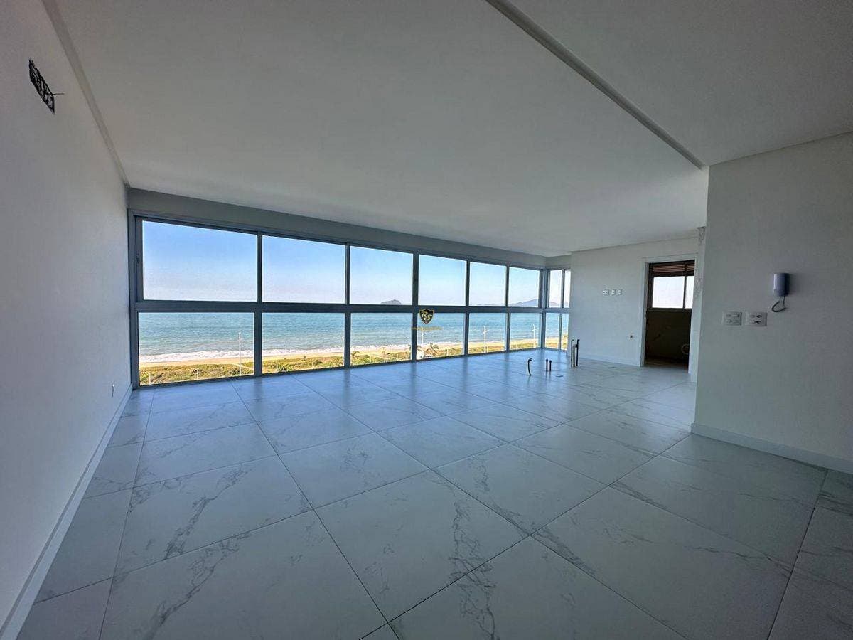 Frente Mar - 4 Dormitórios e 2 Vagas - Apartamento em Itacolomi, Balneário Piçarras - à venda - RS Soluções Imobiliárias