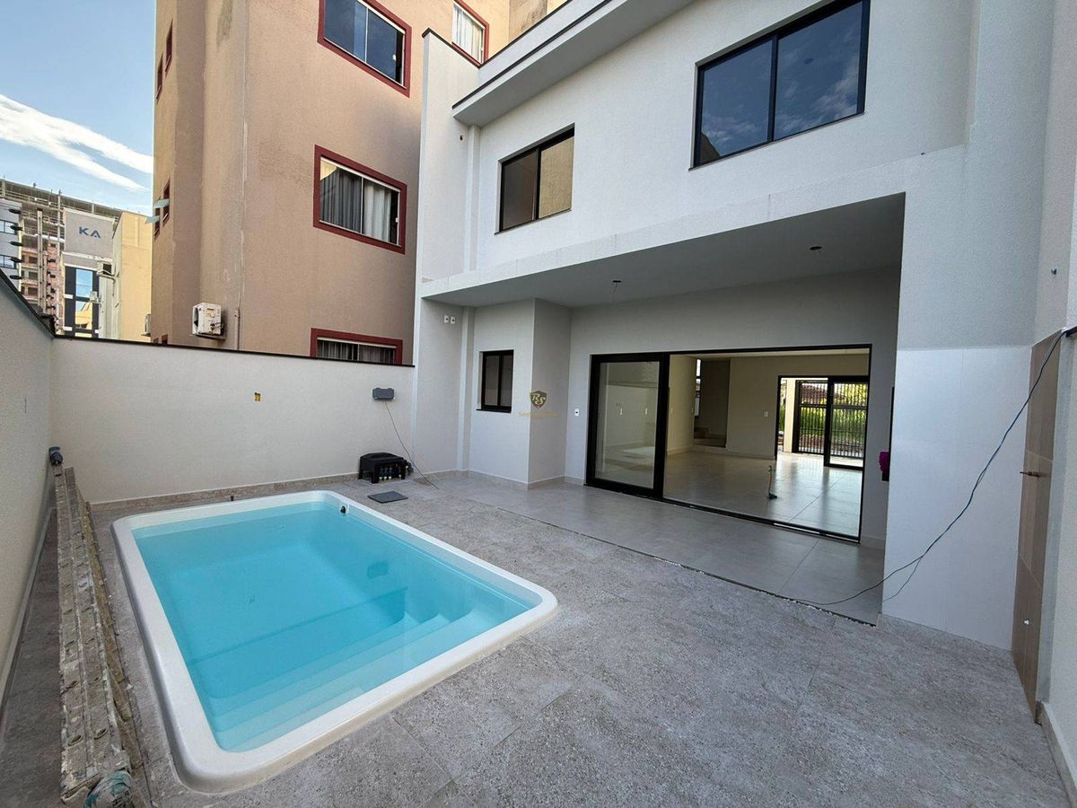 Sobrado com Piscina e Próximo da Praia - Casa em Itajuba, Barra Velha - à venda - RS Soluções Imobiliárias