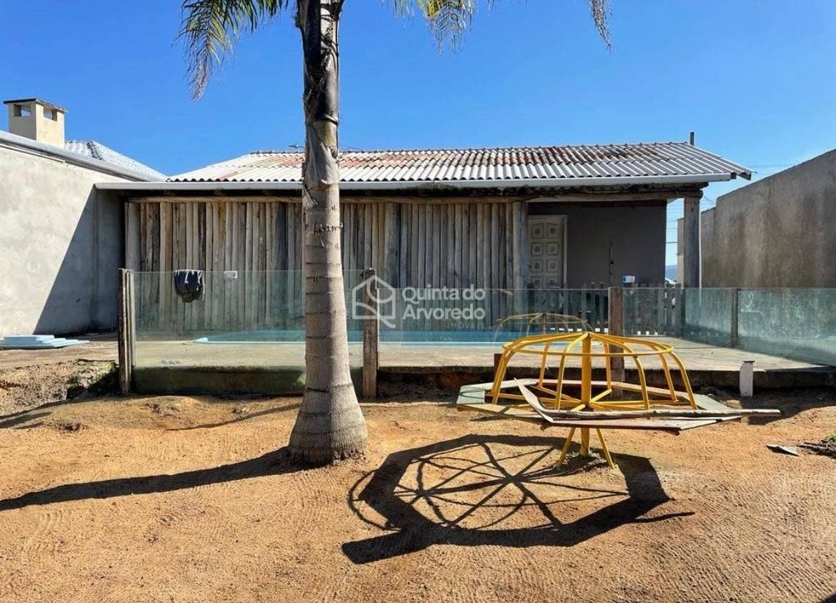 Casa à Venda em Areias do Meio - Casa em Areias de Cima, Governador Celso Ramos - à venda - Quinta do Arvoredo Imóveis