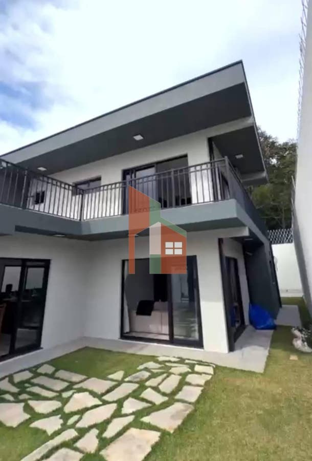 Casa de 3 quartos, 234m² | Eu Corretor