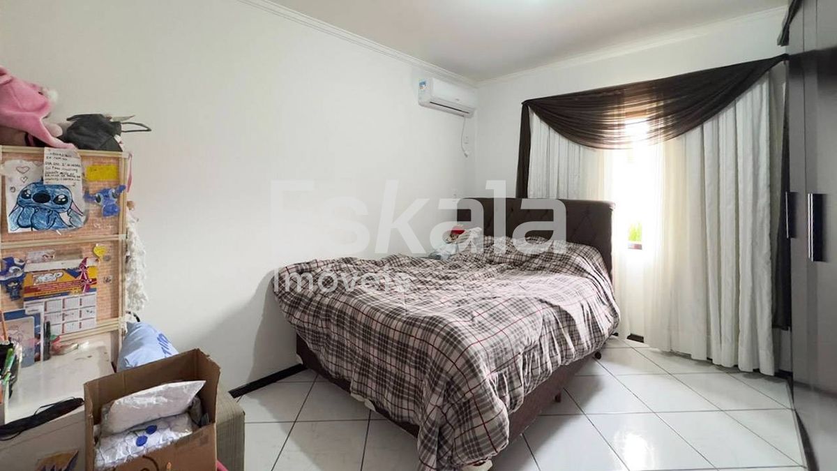 Casa, 4 quartos, 218 m² - Foto 5