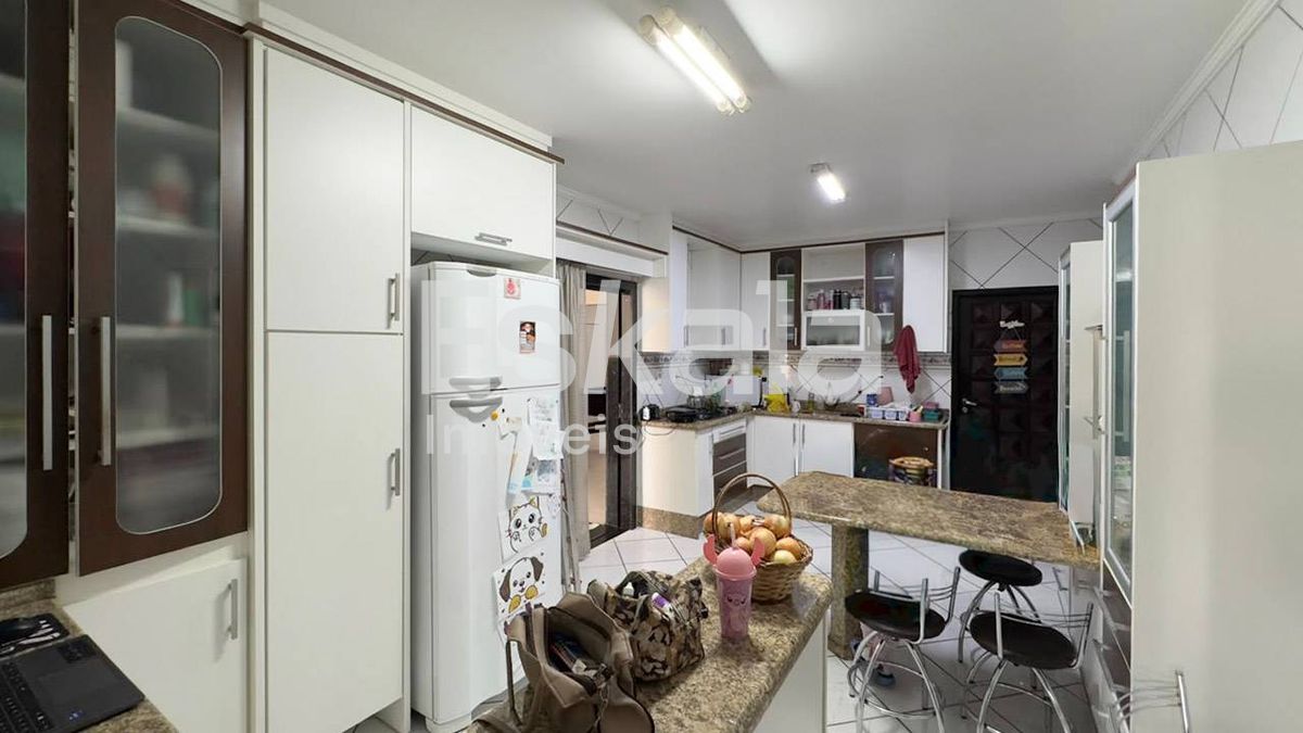 Casa, 4 quartos, 218 m² - Foto 4