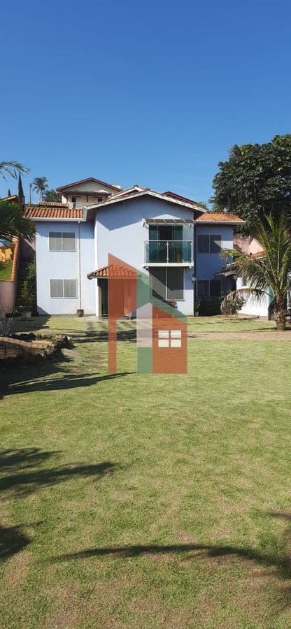 Sobrado de 2 quartos, 800m² | Eu Corretor