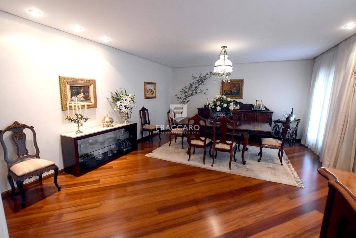 Casa à venda em Centro, Ponta Grossa — Portal Chave Fácil