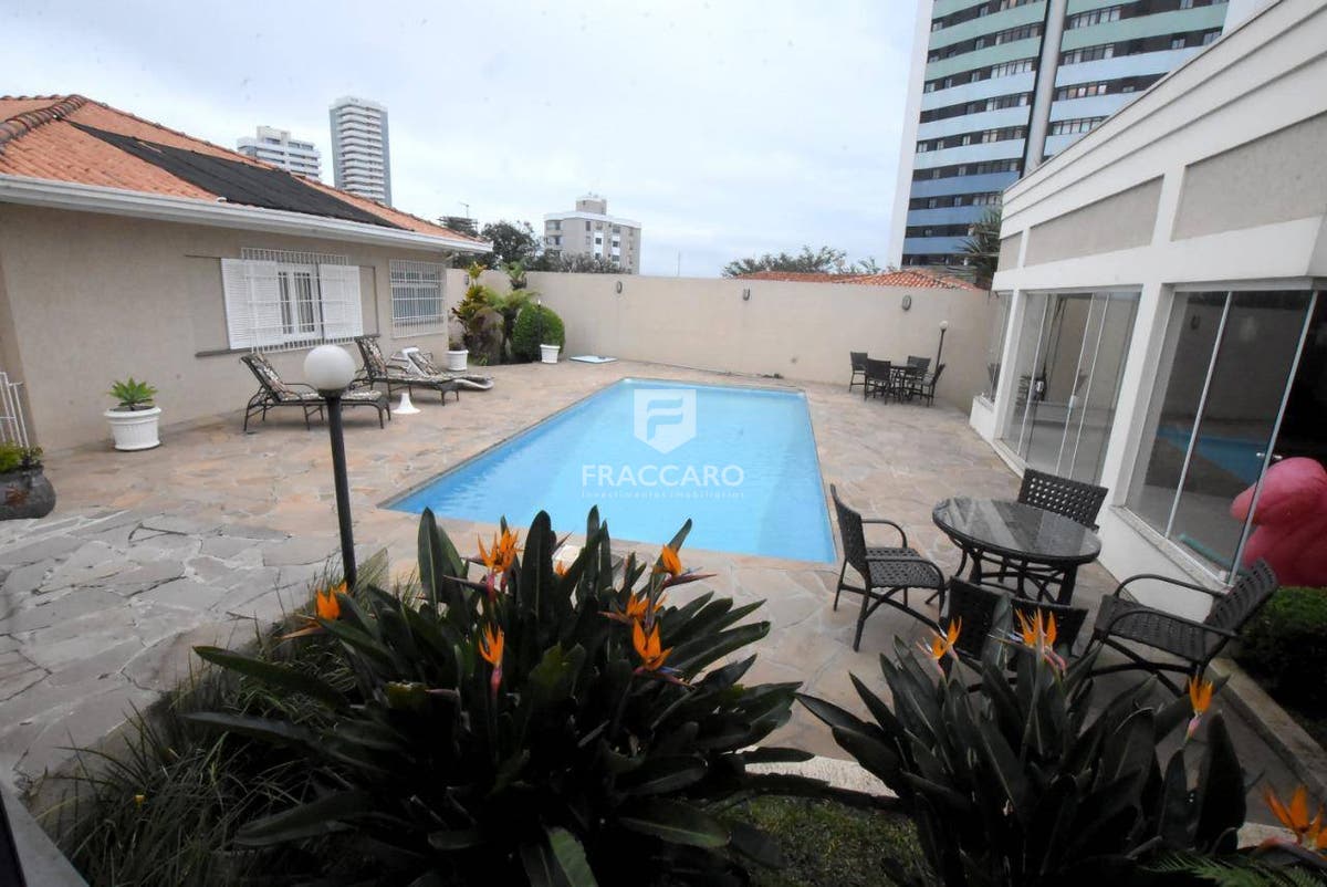 Casa à venda em Centro, Ponta Grossa — Portal Chave Fácil