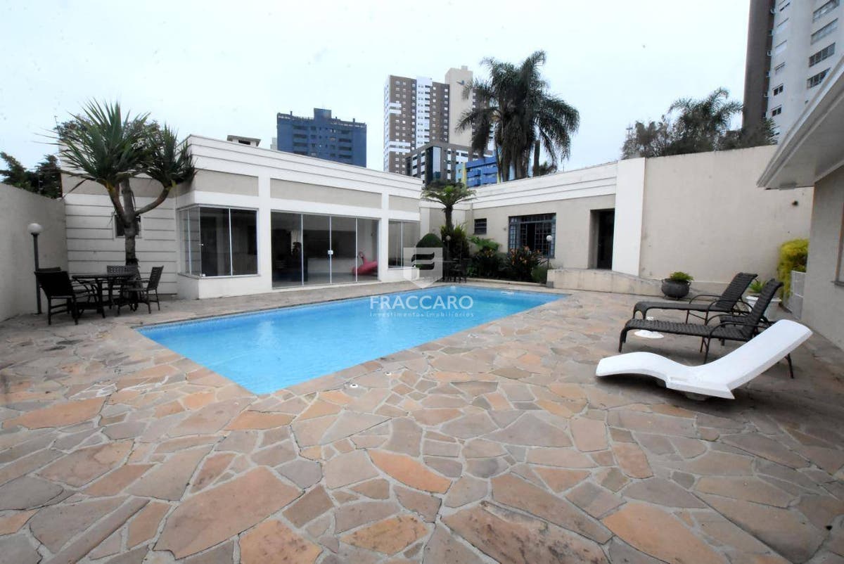 Casa à venda em Centro, Ponta Grossa — Portal Chave Fácil