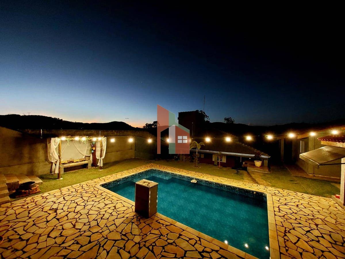Casa de 3 quartos, 246m² | Eu Corretor