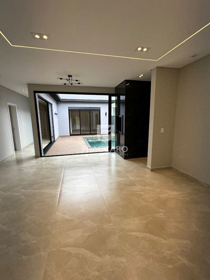 Casa à venda em Orfãs, Ponta Grossa — Portal Chave Fácil