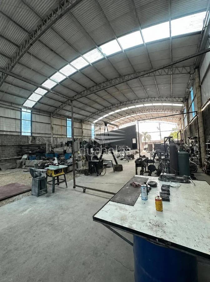 Galpão Comercial/Industrial à Venda – Excelente Localização em São José dos Campos - Comercial em Parque Santos Dumont, São José dos Campos - à venda - Duabelas Imobiliária