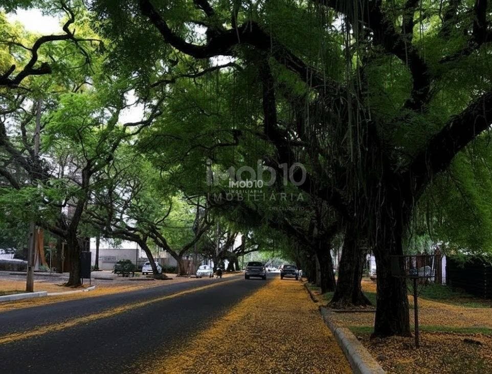 SOBRADO COM 4 QUARTOS NA AVENIDA PEDRO BASSO EM FOZ DO IGUAÇU - PR