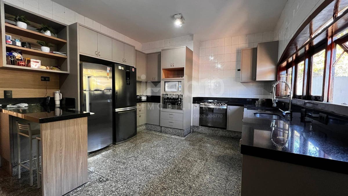 SOBRADO COMERCIAL PARA ALUGUEL (R$20.000,00) OU VENDA NO JARDIM FESTUGATO EM FOZ DO IGUAÇU - PR