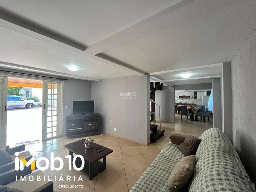 CHÁCARA COM 3 CASAS E PISCINA A VENDA NO BAIRRO JARDIM PORTO BELO EM FOZ DO IGUAÇU - PR