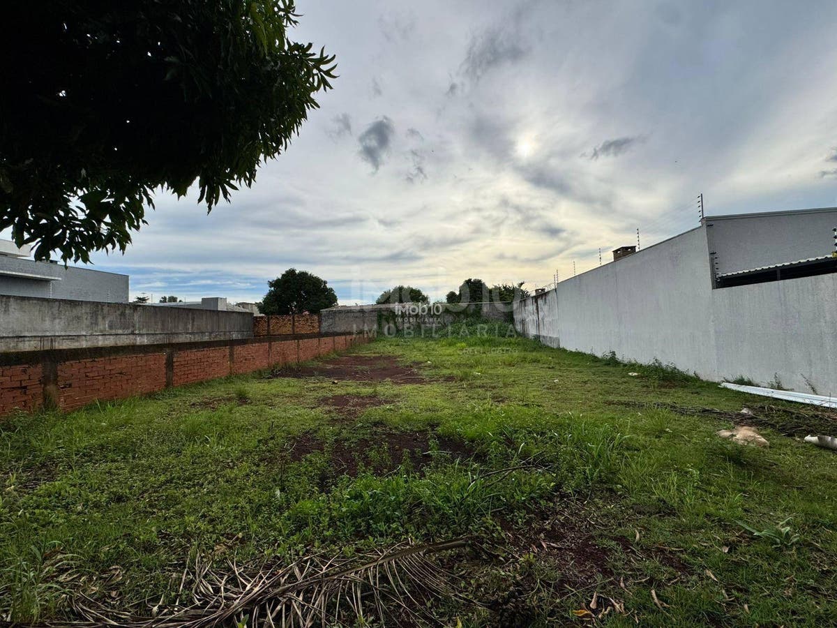 TERRENO A VENDA PRÓXIMO A AVENIDA REPÚBLICA ARGENTINA EM FOZ DO IGUAÇU - PR