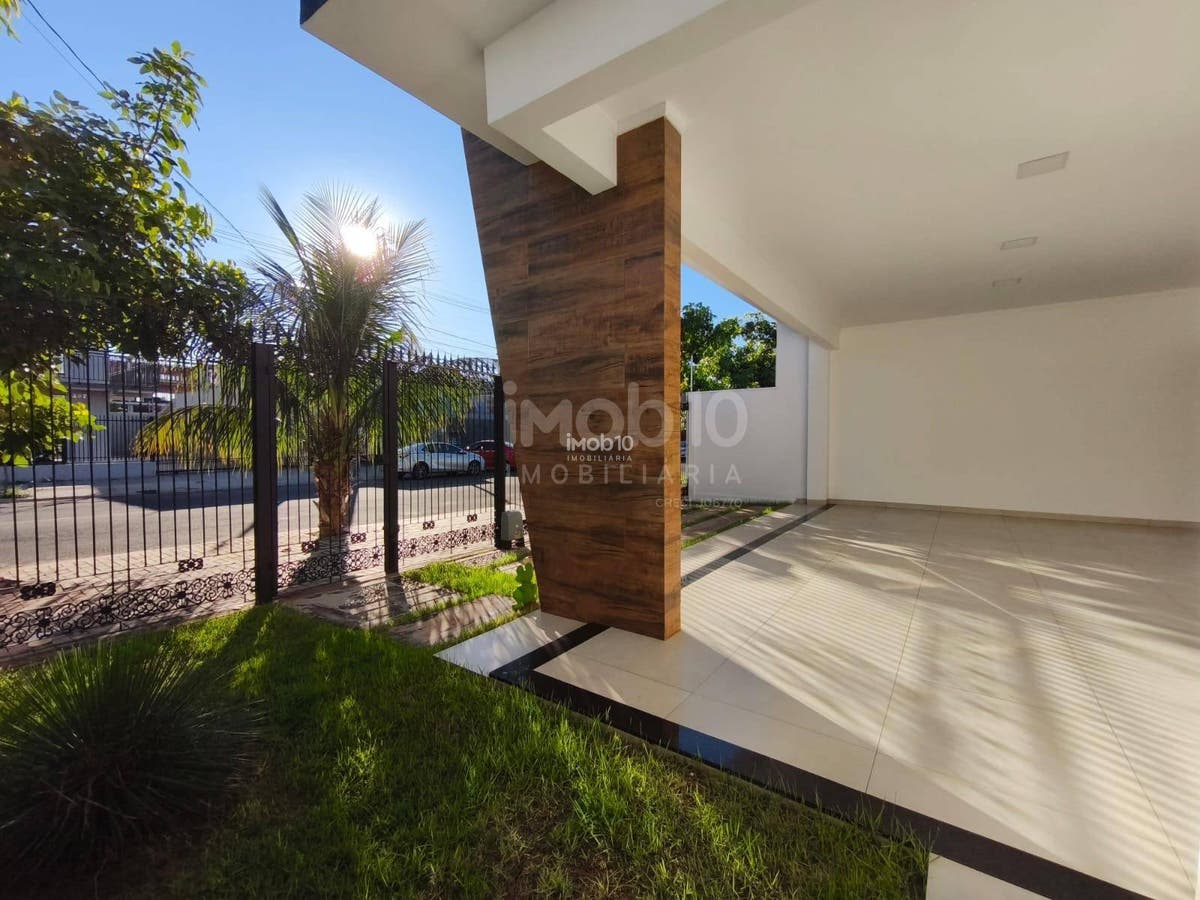 CASA TÉRREA COM PISCINA À VENDA NO JARDIM IP IV - FOZ DO IGUAÇU/PR.