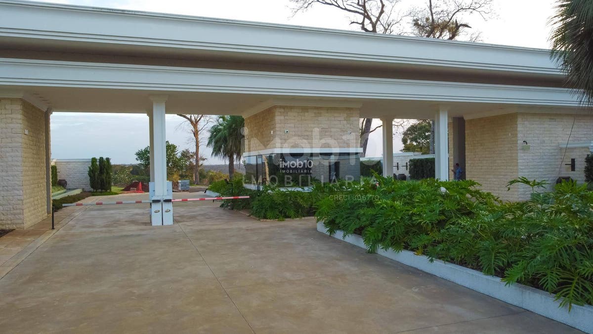 TERRENO A VENDA NO CONDOMÍNIO FECHADO MAJESTIC EM FOZ DO IGUAÇU - PR