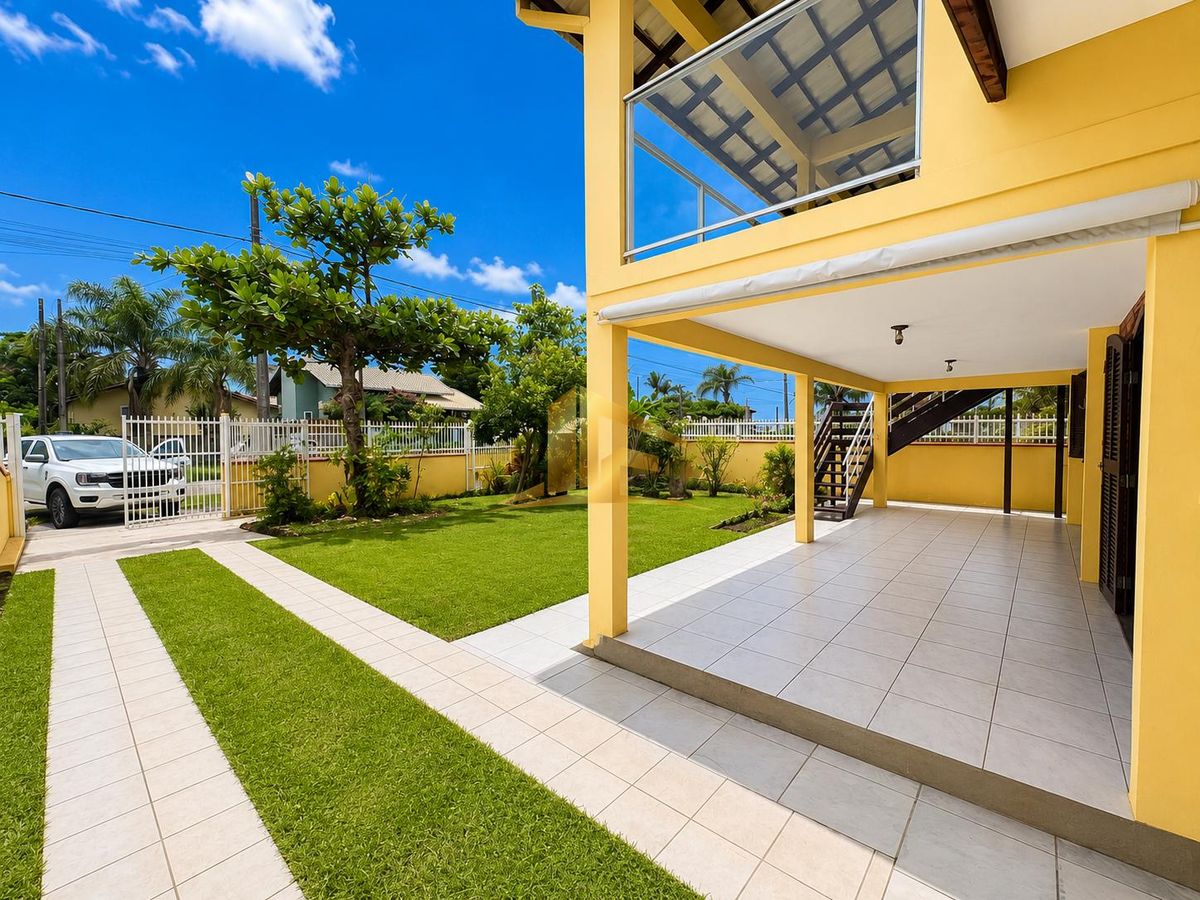 SOBRADO DE 3 QUARTOS EM ITAPOÁ - MARILUZ - Casa em Mariluz, Itapoá - à venda - LIMA ARQUITETURA E CONSTRUÇÕES