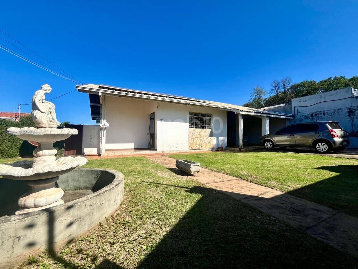CASA TÉRREA COM 3 QUARTOS SENDO 1 SUITE A VENDA NA VILA A - FOZ DO IGUAÇU/PR
