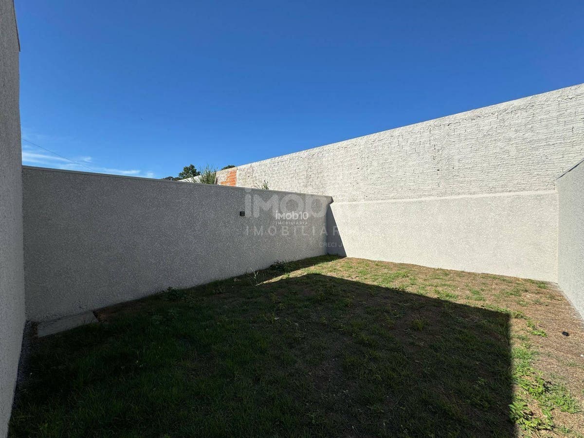 CASA A VENDA COM 2 SUITES NO JARDIM FENICIA - FOZ DO IGUAÇU/PR
