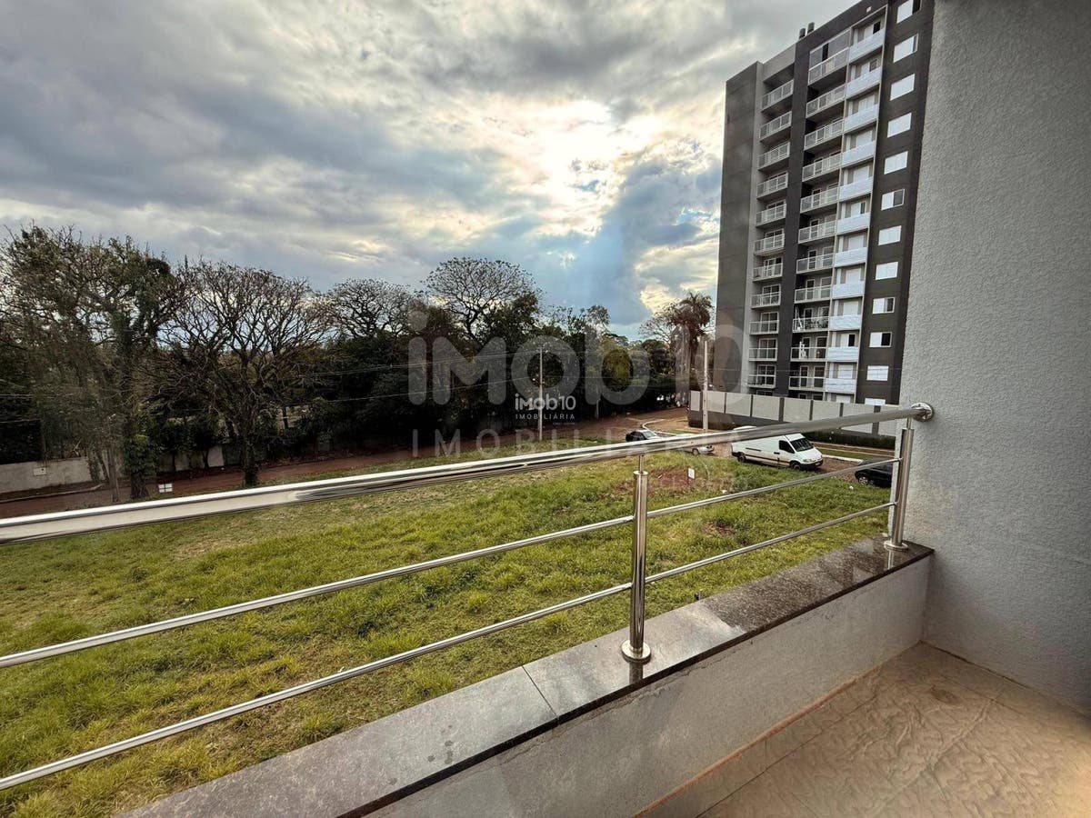 SOBRADO PARA ALUGAR (R$6.000,00) MOBILIADO COM 3 QUARTOS EM CONDOMÍNIO FECHADO BAIRRO VILA YOLANDA EM FOZ DO IGUAÇU - PR